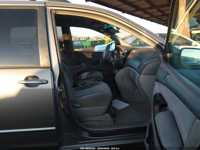 Продажа на аукционе авто 2005 Toyota Sienna Le, vin: 5TDZA23C15S374708, номер лота: 46055394