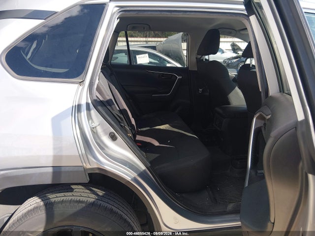 46055426 :رقم المزاد ، 2T3H1RFV8NC186043 vin ، 2022 Toyota Rav4 Le مزاد بيع