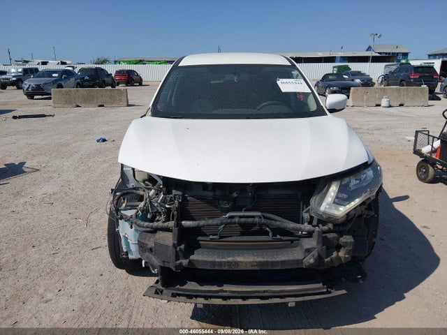2017 Nissan Rogue S მანქანა იყიდება აუქციონზე, vin: JN8AT2MT5HW136844, აუქციონის ნომერი: 46055444