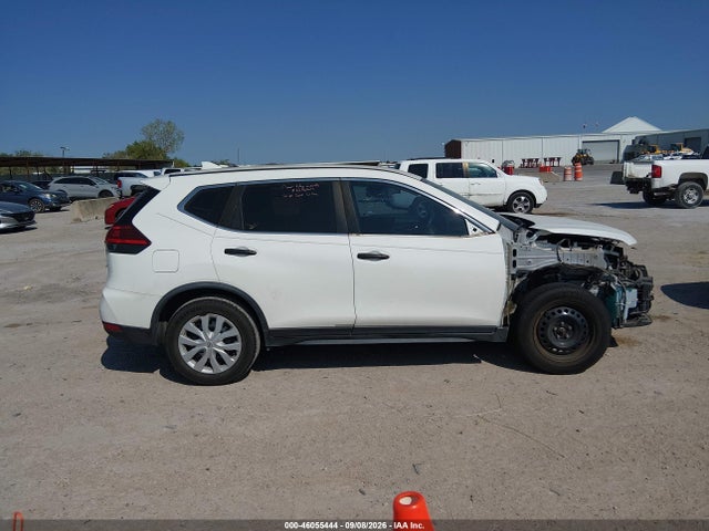 2017 Nissan Rogue S მანქანა იყიდება აუქციონზე, vin: JN8AT2MT5HW136844, აუქციონის ნომერი: 46055444