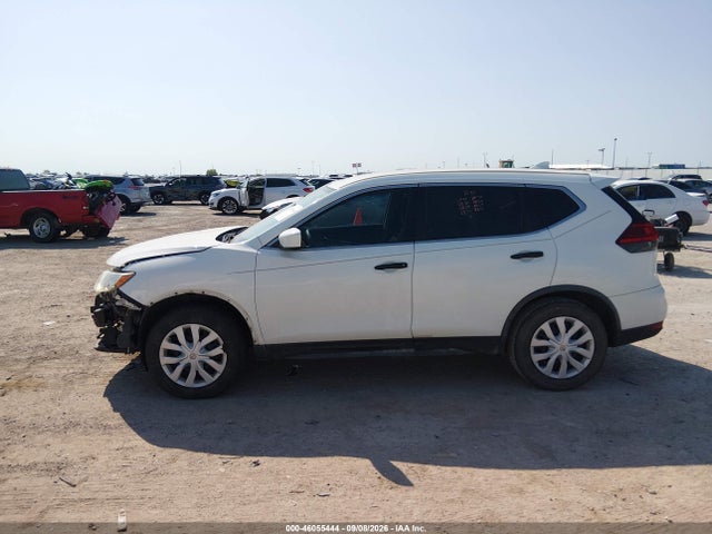2017 Nissan Rogue S მანქანა იყიდება აუქციონზე, vin: JN8AT2MT5HW136844, აუქციონის ნომერი: 46055444