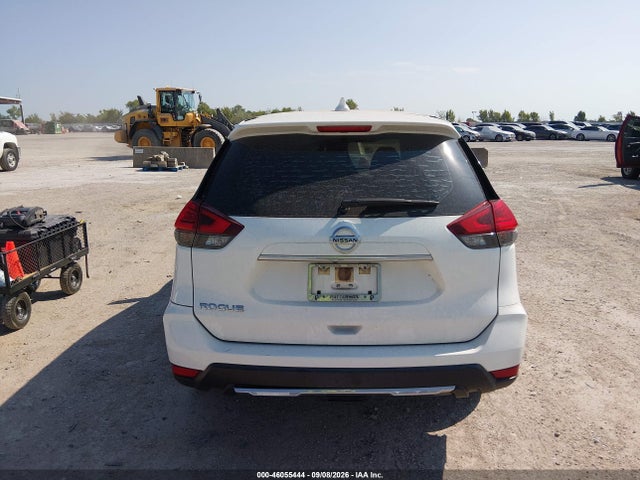 2017 Nissan Rogue S მანქანა იყიდება აუქციონზე, vin: JN8AT2MT5HW136844, აუქციონის ნომერი: 46055444