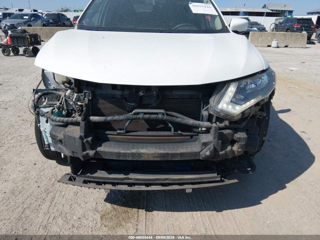 2017 Nissan Rogue S მანქანა იყიდება აუქციონზე, vin: JN8AT2MT5HW136844, აუქციონის ნომერი: 46055444