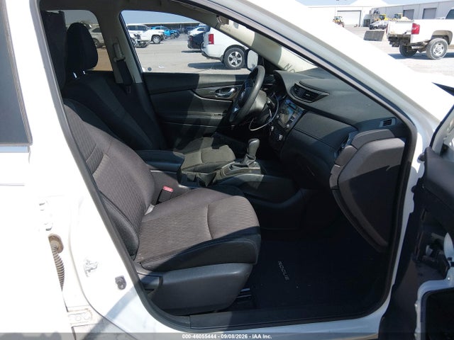 2017 Nissan Rogue S მანქანა იყიდება აუქციონზე, vin: JN8AT2MT5HW136844, აუქციონის ნომერი: 46055444