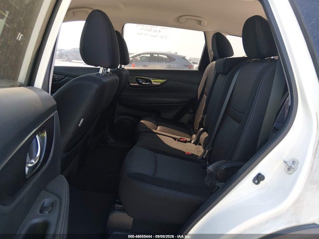 2017 Nissan Rogue S მანქანა იყიდება აუქციონზე, vin: JN8AT2MT5HW136844, აუქციონის ნომერი: 46055444