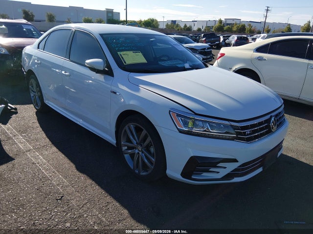 1VWAA7A38JC001266 Volkswagen Passat 2.0t R-line/2.0t S