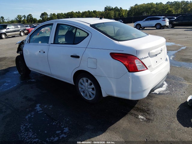 46055562 :رقم المزاد ، 3N1CN7AP7JL835586 vin ، 2018 Nissan Versa 1.6 S مزاد بيع