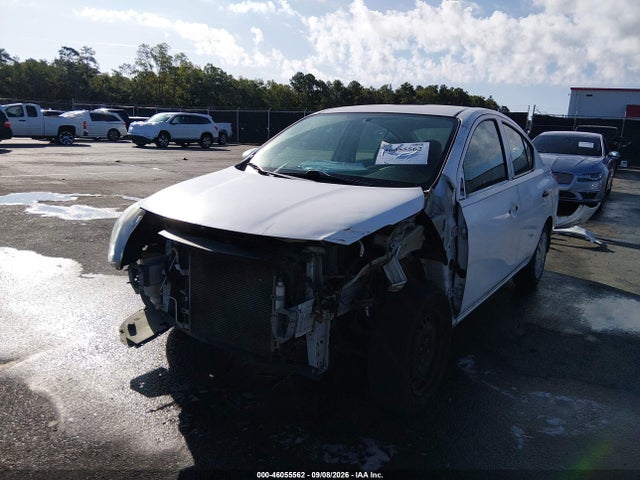 46055562 :رقم المزاد ، 3N1CN7AP7JL835586 vin ، 2018 Nissan Versa 1.6 S مزاد بيع