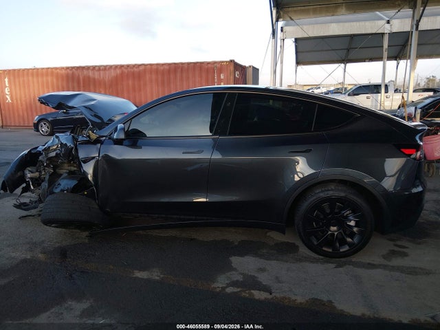 Продаж на аукціоні авто 2025 Tesla Model Y Long Range Dual Motor All-wheel Drive, vin: 7SAYGAEEXSF262334, номер лоту: 46055589