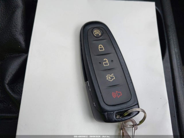 46055632 :رقم المزاد ، 1FMCU9J90HUA63277 vin ، 2017 Ford Escape Titanium مزاد بيع
