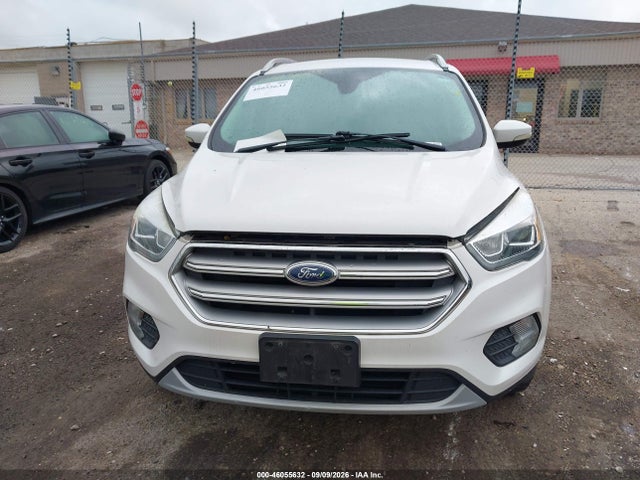 46055632 :رقم المزاد ، 1FMCU9J90HUA63277 vin ، 2017 Ford Escape Titanium مزاد بيع