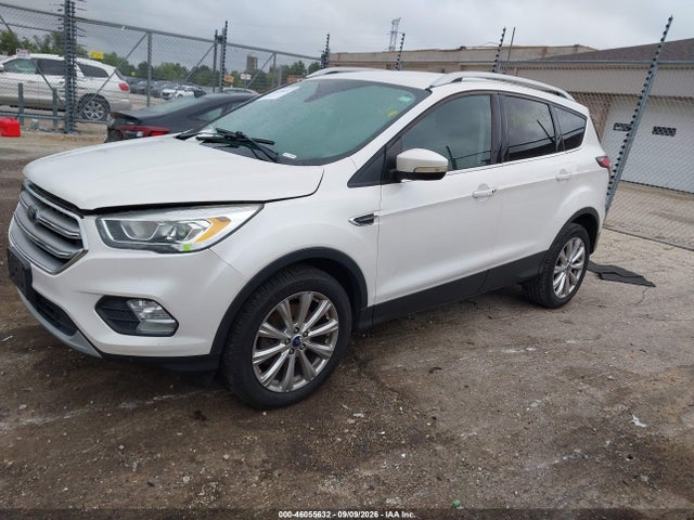 46055632 :رقم المزاد ، 1FMCU9J90HUA63277 vin ، 2017 Ford Escape Titanium مزاد بيع