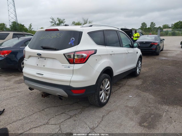 46055632 :رقم المزاد ، 1FMCU9J90HUA63277 vin ، 2017 Ford Escape Titanium مزاد بيع