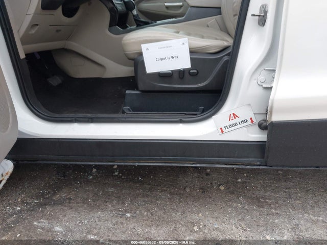 46055632 :رقم المزاد ، 1FMCU9J90HUA63277 vin ، 2017 Ford Escape Titanium مزاد بيع