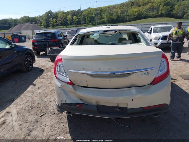 46055690 :رقم المزاد ، 1LNHL9EK5FG604275 vin ، 2015 Lincoln Mks مزاد بيع