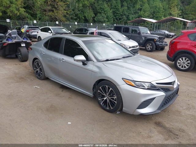 46055737 :رقم المزاد ، 4T1B11HK8JU521622 vin ، 2018 Toyota Camry Se مزاد بيع