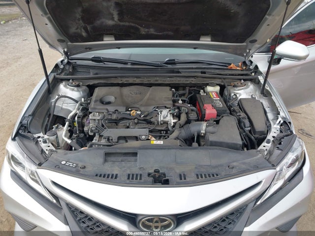 46055737 :رقم المزاد ، 4T1B11HK8JU521622 vin ، 2018 Toyota Camry Se مزاد بيع