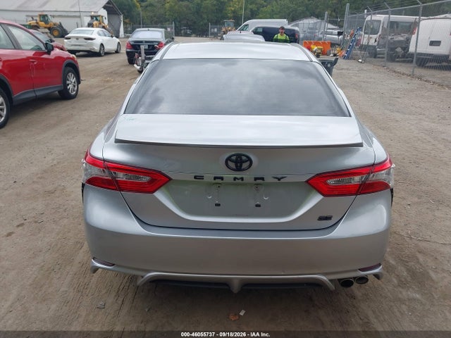 46055737 :رقم المزاد ، 4T1B11HK8JU521622 vin ، 2018 Toyota Camry Se مزاد بيع