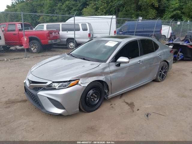 46055737 :رقم المزاد ، 4T1B11HK8JU521622 vin ، 2018 Toyota Camry Se مزاد بيع