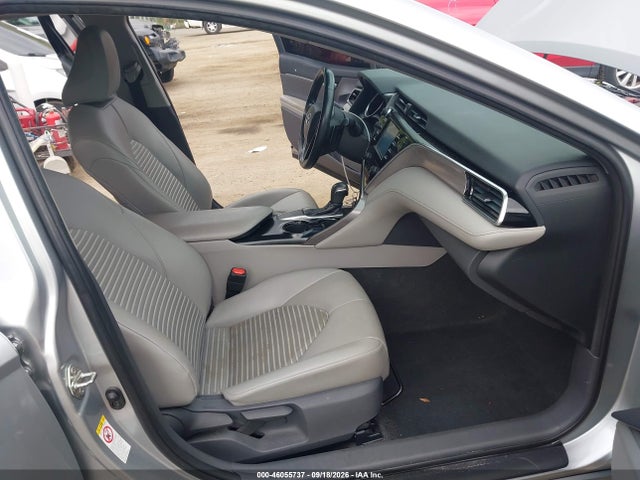 46055737 :رقم المزاد ، 4T1B11HK8JU521622 vin ، 2018 Toyota Camry Se مزاد بيع