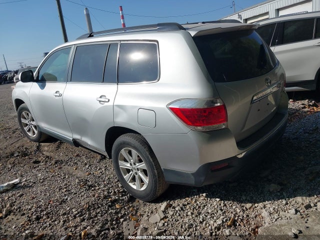 46055778 :رقم المزاد ، 5TDBK3EH7BS058559 vin ، 2011 Toyota Highlander Se V6 مزاد بيع