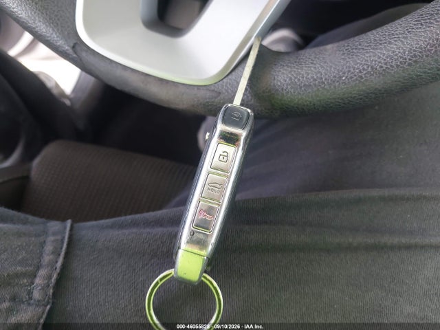 46055828 :رقم المزاد ، 3KPF24AD5KE081519 vin ، 2019 Kia Forte Lxs مزاد بيع