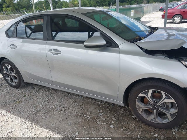 46055828 :رقم المزاد ، 3KPF24AD5KE081519 vin ، 2019 Kia Forte Lxs مزاد بيع