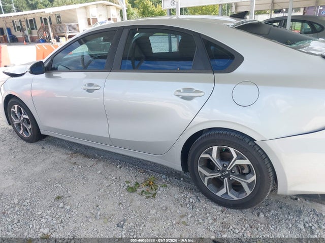 46055828 :رقم المزاد ، 3KPF24AD5KE081519 vin ، 2019 Kia Forte Lxs مزاد بيع