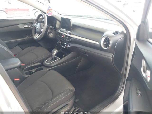 46055828 :رقم المزاد ، 3KPF24AD5KE081519 vin ، 2019 Kia Forte Lxs مزاد بيع
