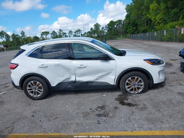 Продаж на аукціоні авто 2022 Ford Escape Se, vin: 1FMCU0G68NUB93523, номер лоту: 46055933