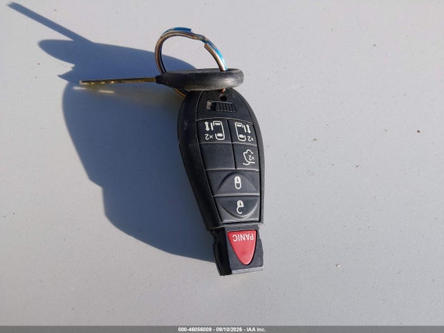 46056009 :رقم المزاد ، 2A4RR5D12AR319575 vin ، 2010 Chrysler Town & Country Touring مزاد بيع