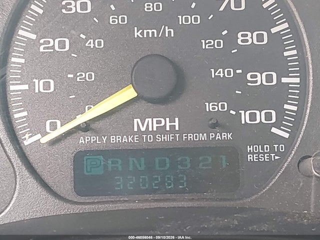 2001 Gmc Yukon Xl 1500 Slt მანქანა იყიდება აუქციონზე, vin: 3GKFK16T71G254477, აუქციონის ნომერი: 46056046