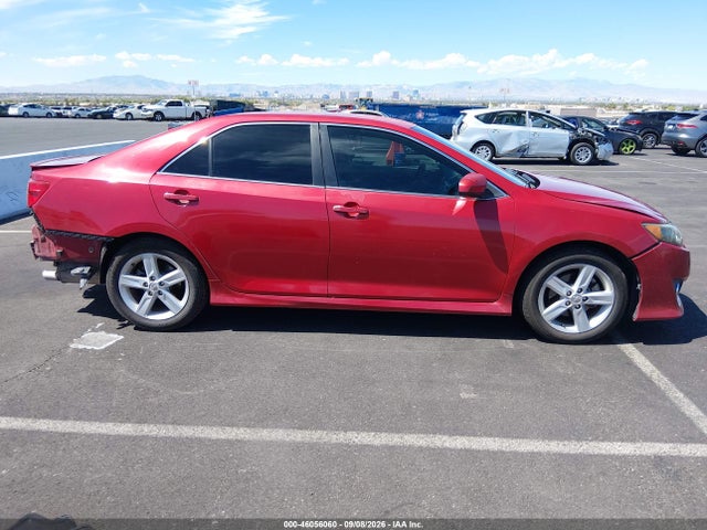46056060 :رقم المزاد ، 4T1BF1FK3EU751241 vin ، 2014 Toyota Camry Se مزاد بيع