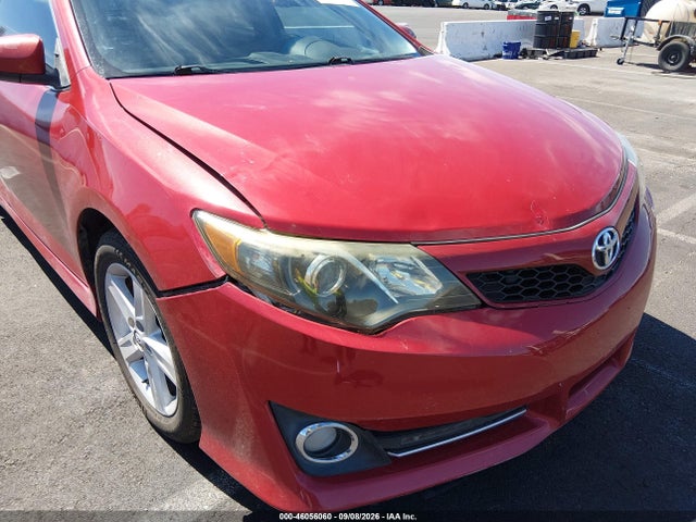 46056060 :رقم المزاد ، 4T1BF1FK3EU751241 vin ، 2014 Toyota Camry Se مزاد بيع
