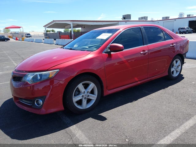 46056060 :رقم المزاد ، 4T1BF1FK3EU751241 vin ، 2014 Toyota Camry Se مزاد بيع