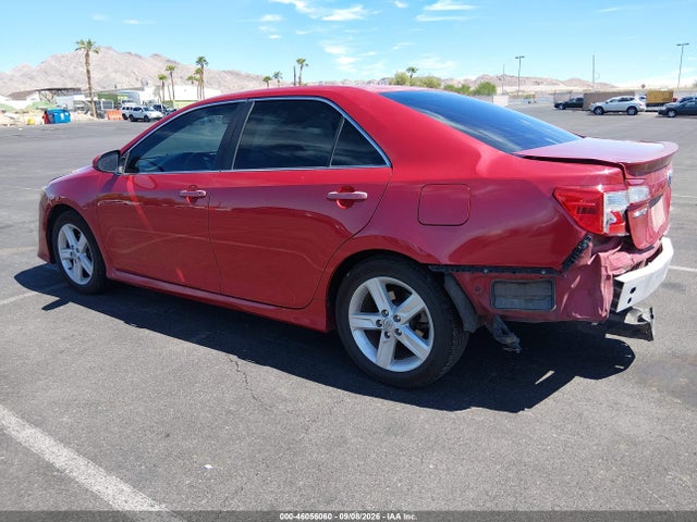 46056060 :رقم المزاد ، 4T1BF1FK3EU751241 vin ، 2014 Toyota Camry Se مزاد بيع