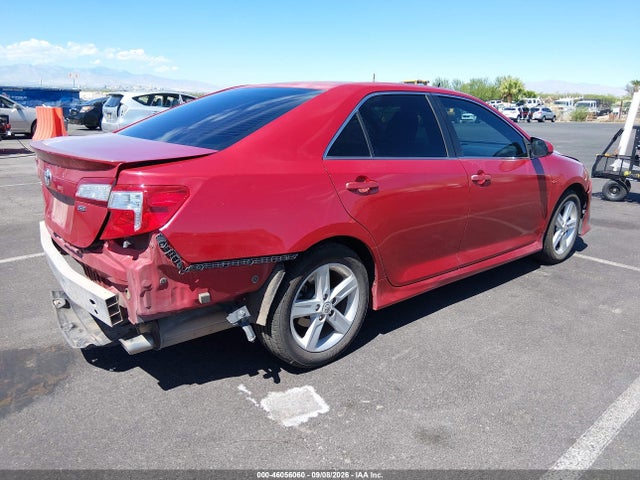 46056060 :رقم المزاد ، 4T1BF1FK3EU751241 vin ، 2014 Toyota Camry Se مزاد بيع