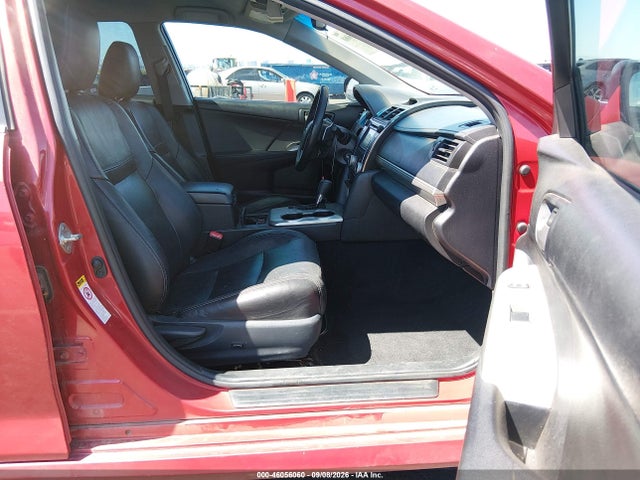 46056060 :رقم المزاد ، 4T1BF1FK3EU751241 vin ، 2014 Toyota Camry Se مزاد بيع