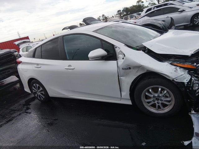 JTDKAMFP6N3215860 Toyota Prius Prime Xle
