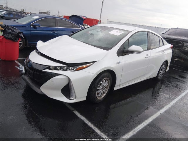 JTDKAMFP6N3215860 Toyota Prius Prime Xle