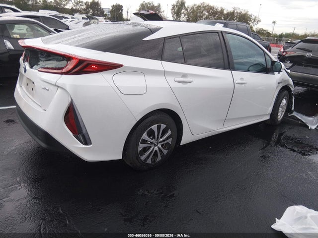 JTDKAMFP6N3215860 Toyota Prius Prime Xle