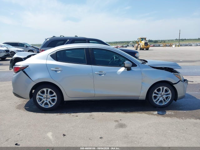 3MYDLBYV1JY313068 Toyota YARIS IA
