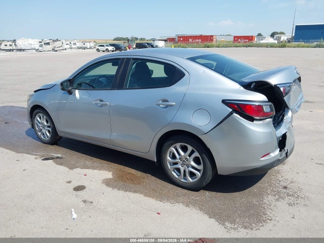 3MYDLBYV1JY313068 Toyota YARIS IA