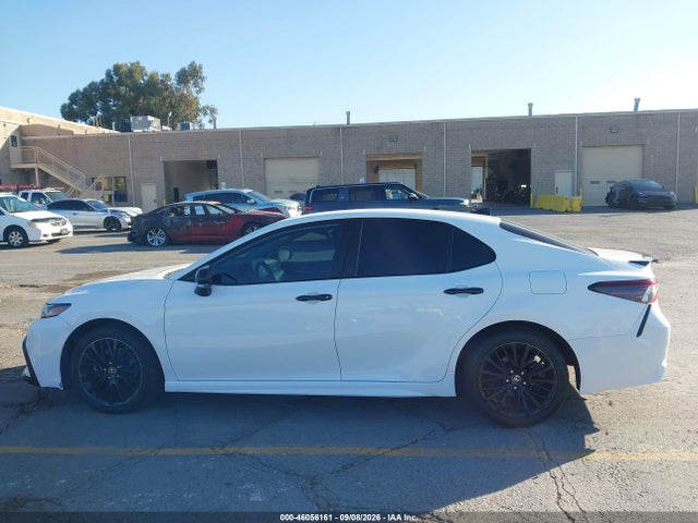 46056161 :رقم المزاد ، 4T1G11AK1NU054596 vin ، 2022 Toyota Camry Se Nightshade Edition مزاد بيع