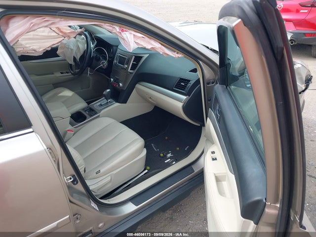 46056173 :رقم المزاد ، 4S4BRBDC0E3316157 vin ، 2014 Subaru Outback 2.5i Premium مزاد بيع