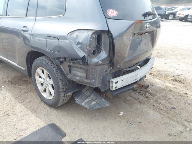 Продажа на аукционе авто 2013 Toyota Highlander Se V6, vin: 5TDBK3EHXDS253087, номер лота: 46056355