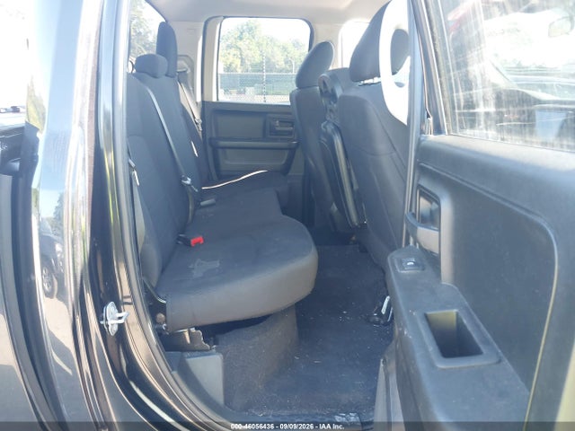 46056436 :رقم المزاد ، 1C6RR7FTXKS502066 vin ، 2019 Ram 1500 Classic Express  4x4 6'4 Box مزاد بيع
