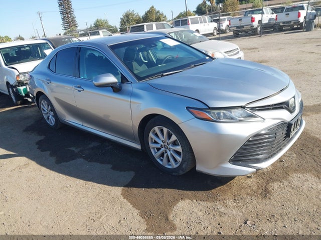 2018 Toyota Camry Le მანქანა იყიდება აუქციონზე, vin: 4T1B11HK8JU591539, აუქციონის ნომერი: 46056865