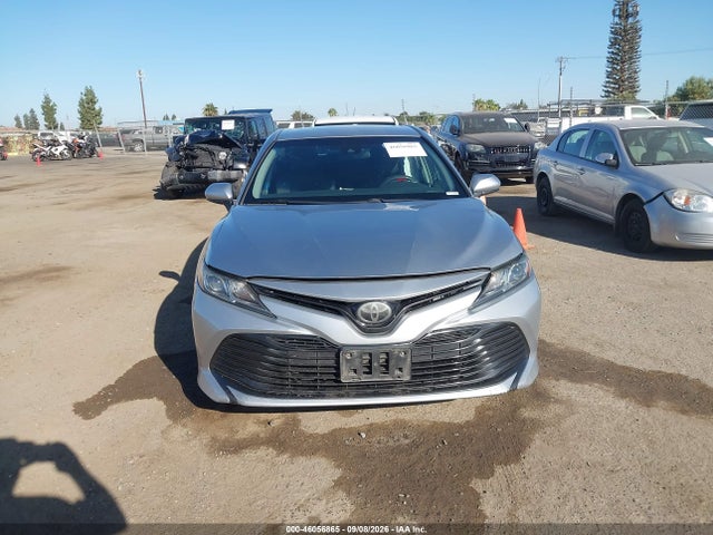 2018 Toyota Camry Le მანქანა იყიდება აუქციონზე, vin: 4T1B11HK8JU591539, აუქციონის ნომერი: 46056865