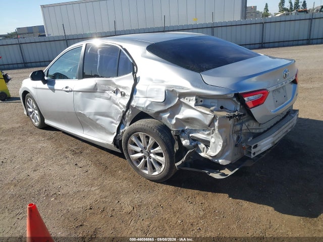 2018 Toyota Camry Le მანქანა იყიდება აუქციონზე, vin: 4T1B11HK8JU591539, აუქციონის ნომერი: 46056865
